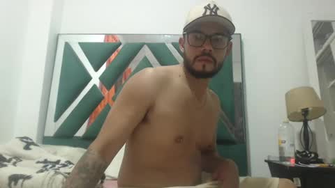 juanfe_style online show from November 19, 2:22 am