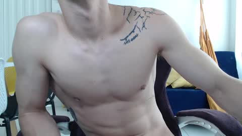 Snapshot of juanisimo_ chatting on February 18, 5:09 pm JUANISIMO online show from February 18, 5:09 pm