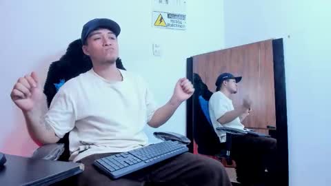 Snapshot of juanmechanic chatting on September 23, 7:42 pm JUAN online show from September 23, 7:42 pm