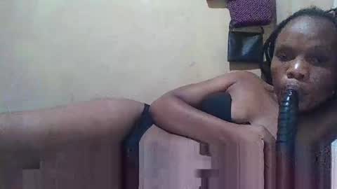 juice_petite3 online show from January 29, 7:00 pm