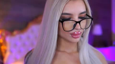 Jessye online show from September 16, 8:45 pm