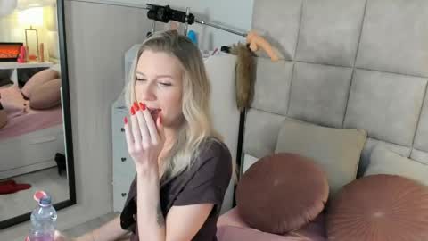 Tatjana online show from April 25, 8:49 am