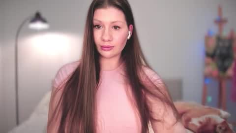 Elena online show from December 18, 5:30 pm