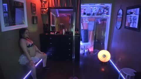 juicyjayxxx69 online show from March 10, 1:56 am