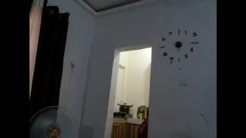 juicyxpink online show from October 27, 8:47 am