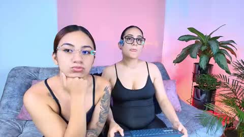 Jules and Gia online show from November 7, 7:05 pm