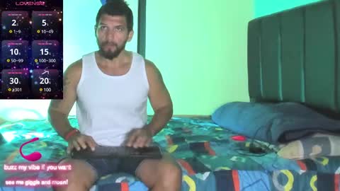 Snapshot of juleslatin122 chatting on February 25, 3:42 pm Jules online show from February 25, 3:42 pm