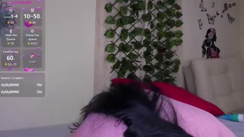 Snapshot of juli_castillos chatting on September 25, 9:00 pm Juli online show from September 25, 9:00 pm