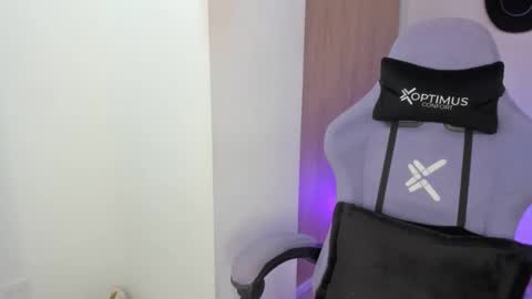 juli_santos_22 online show from February 26, 6:26 pm