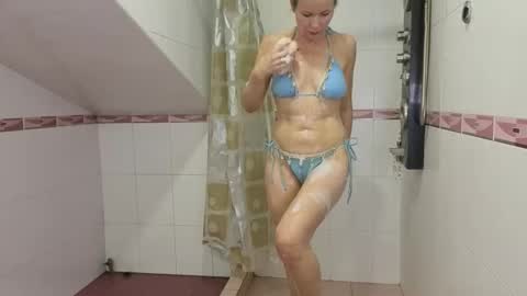 julia_giulia online show from November 8, 8:34 pm