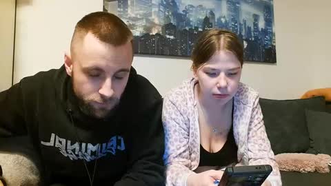 julia_official online show from February 12, 8:29 pm