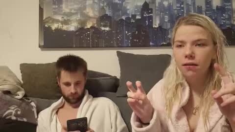 julia_official online show from February 2, 10:06 pm