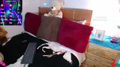 Julian online show from February 13, 1:50 am