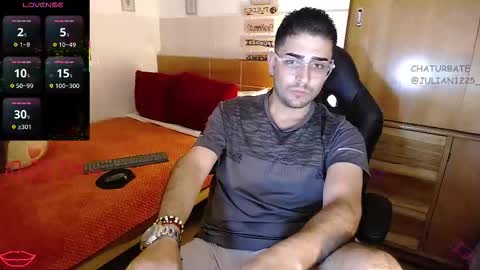 Julian online show from November 15, 3:19 am