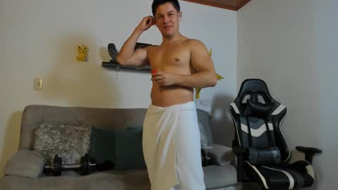 Snapshot of julian_wallace chatting on October 20, 6:02 pm julian_wallace online show from October 20, 6:02 pm
