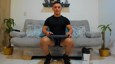 Snapshot of julian_wallace chatting on January 22, 4:12 pm julian_wallace online show from January 22, 4:12 pm