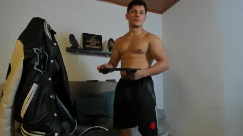 Snapshot of julian_wallace chatting on October 18, 6:34 pm julian_wallace online show from October 18, 6:34 pm
