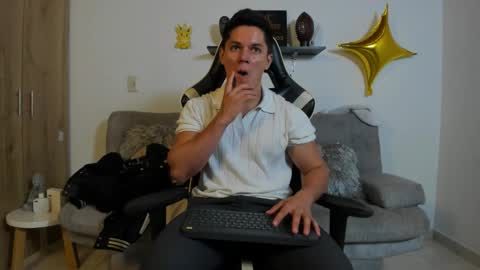 Snapshot of julian_wallace chatting on September 26, 6:16 pm julian_wallace online show from September 26, 6:16 pm