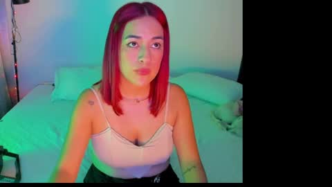 Snapshot of julianags_ chatting on December 3, 10:12 pm Ana Maria online show from December 3, 10:12 pm