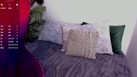 juli online show from March 9, 2:27 am