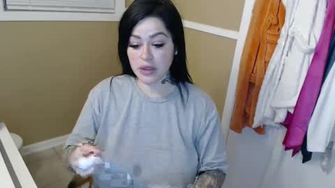 Snapshot of julianaxxxrose chatting on February 5, 12:27 pm Texas Mamasita online show from February 5, 12:27 pm