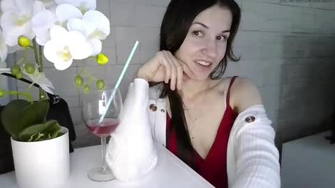 Julia online show from May 5, 5:41 pm