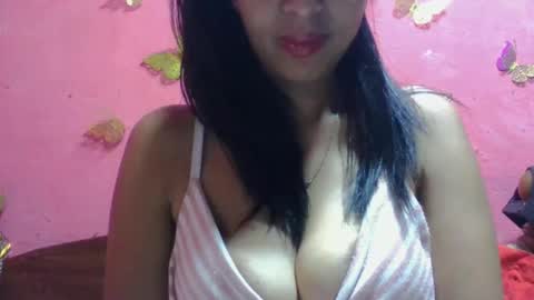 Snapshot of julie0612 chatting on September 10, 10:27 am julie0612 online show from September 10, 10:27 am