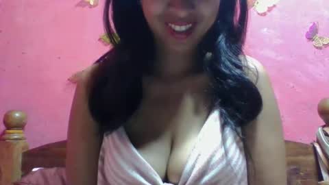 Snapshot of julie0612 chatting on October 11, 7:06 pm julie0612 online show from October 11, 7:06 pm