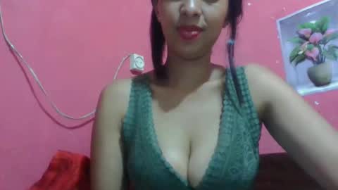 julie0612 online show from March 27, 8:37 am