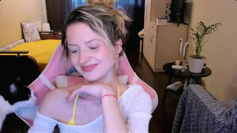 Julie online show from May 27, 2:14 pm