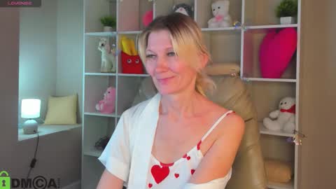 Julie Lucasss online show from February 21, 6:27 am