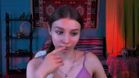 juliedaniel online show from October 9, 4:18 am