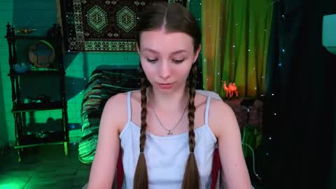 juliedaniel online show from May 20, 8:21 am