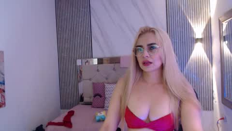 julieta__fox_ online show from March 2, 2:05 am