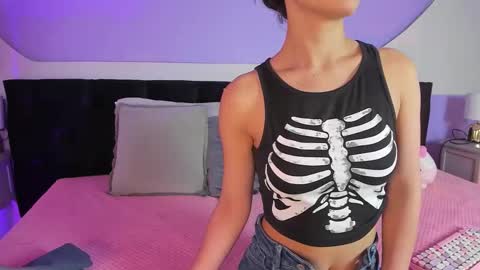 Snapshot of julieta_cortes__ chatting on September 18, 11:58 am Julieta online show from September 18, 11:58 am