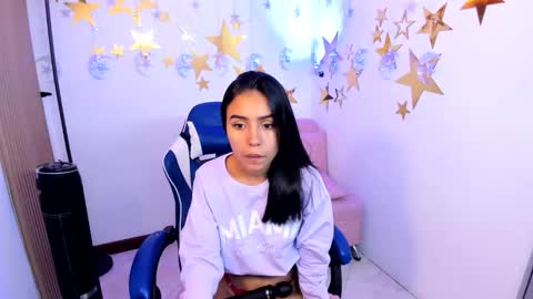 julieta_fn online show from October 23, 3:24 pm