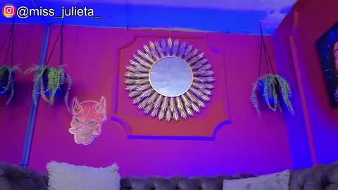  Julieta  online show from May 25, 11:49 am