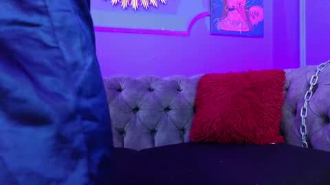 Snapshot of julieta_russell chatting on February 18, 12:06 pm Julieta online show from February 18, 12:06 pm