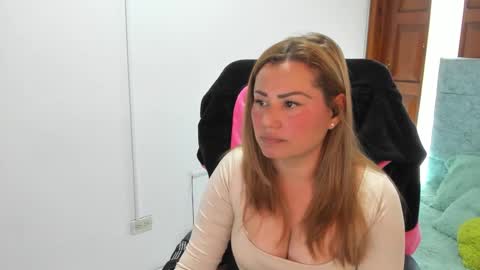 julieta_star69 online show from December 4, 6:51 pm