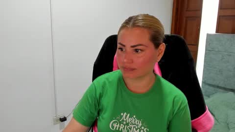 julieta_star69 online show from December 1, 7:23 pm