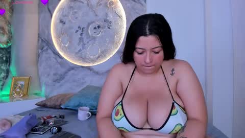 julietakane online show from December 14, 5:02 am