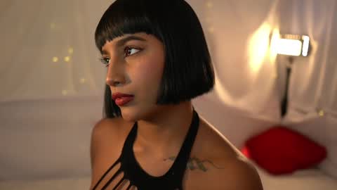 julietawinona online show from March 9, 8:42 pm