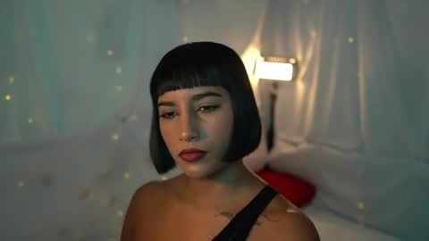 julietawinona online show from March 11, 9:04 pm