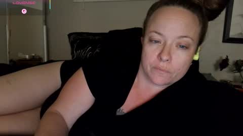 Snapshot of julimonroe chatting on October 18, 2:49 am Juli Monroe online show from October 18, 2:49 am