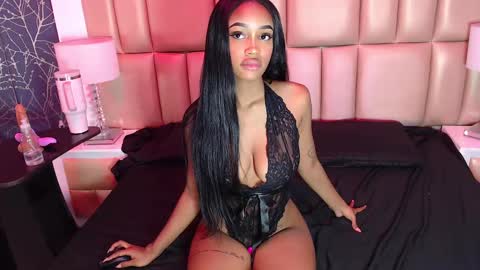 julitpink online show from October 15, 11:55 am