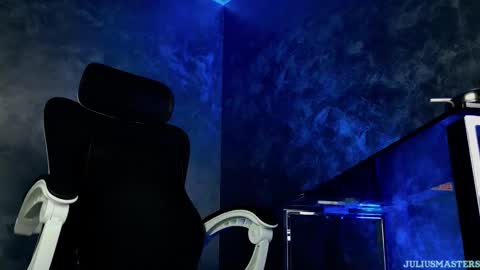 JULiUS   online show from March 20, 8:25 pm