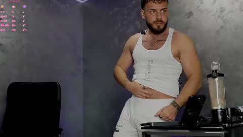 JULiUS   online show from November 14, 12:13 am