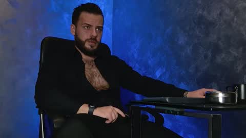 JULiUS   online show from December 15, 8:49 pm