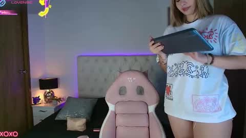 Snapshot of jullianapriv_ chatting on September 15, 2:07 pm jullianapriv_ online show from September 15, 2:07 pm