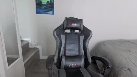 julyclb online show from March 13, 4:21 pm